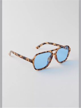Urban Outfitters Tortoiseshell Frame Sunglasses with Blue Lenses